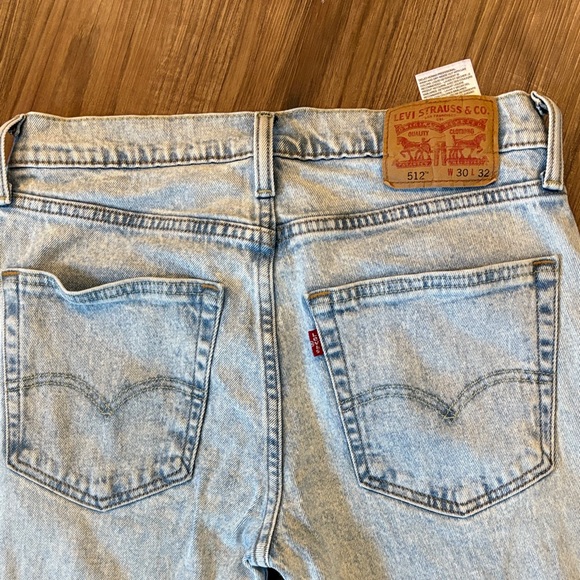 Levi's Classic Light Blue Straight Jeans - Picture 2 of 6